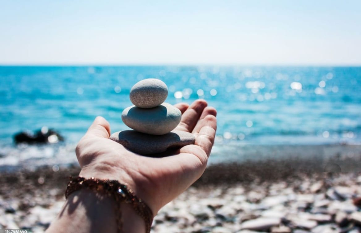 Karanlığa Bir Mum Yakmak: Zor Zamanlar Geçiren Yakınınıza Eşlik Etmek